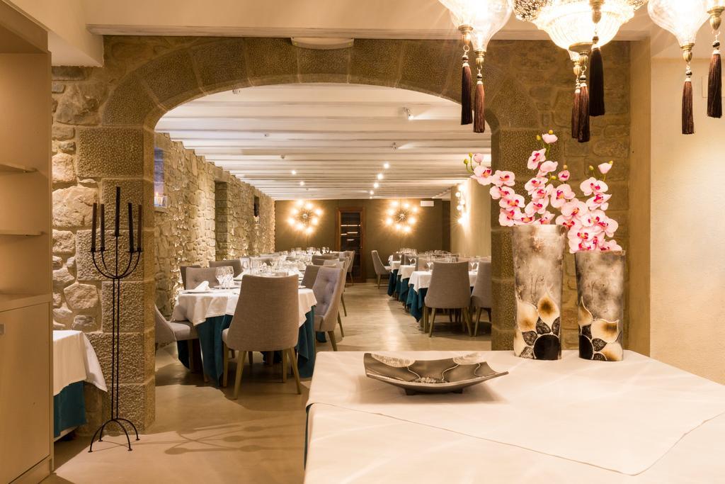 Sant Jordi Boutique Hotel Calella Exterior foto Restaurant
