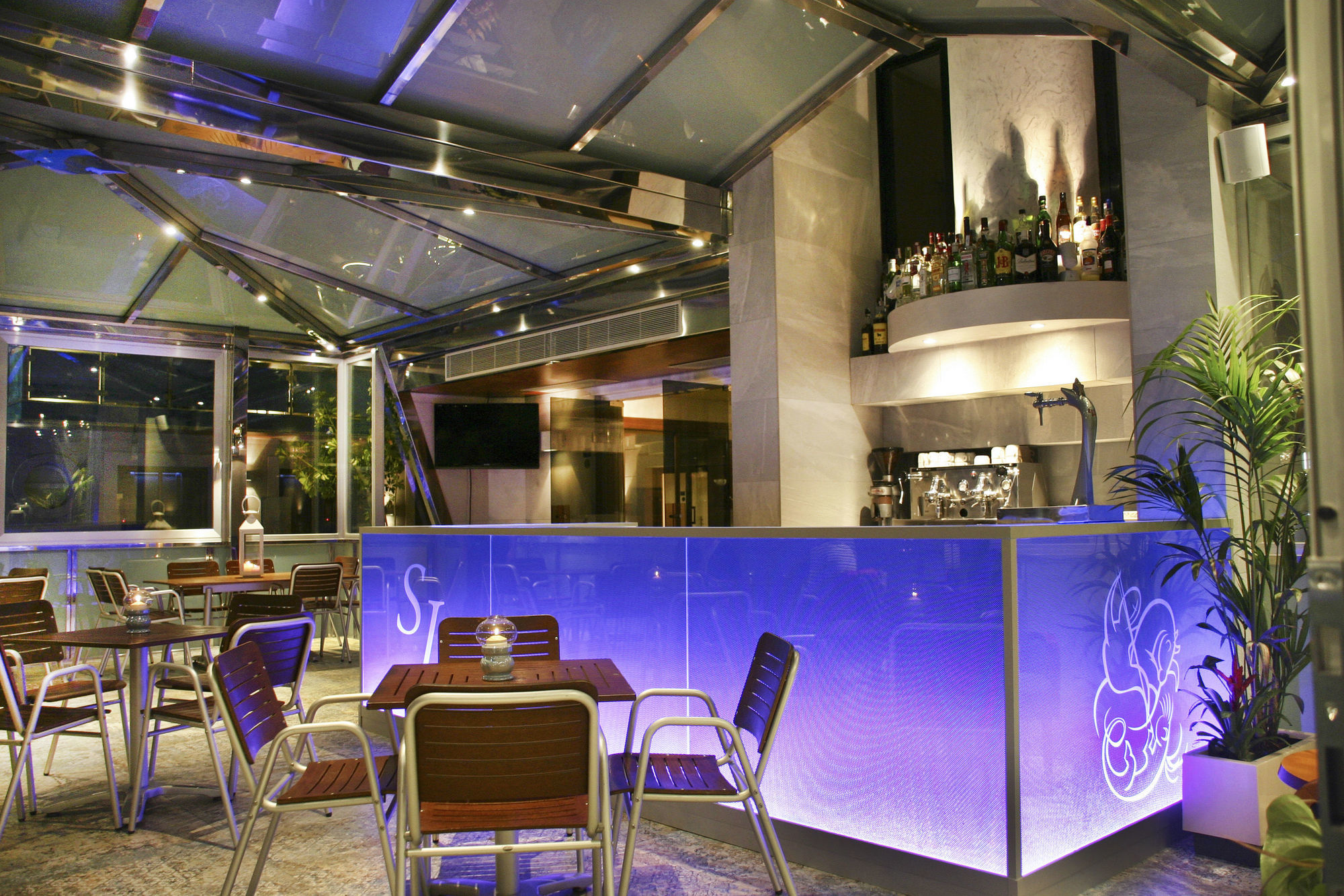 Sant Jordi Boutique Hotel Calella Exterior foto The bar at the Sky Bar