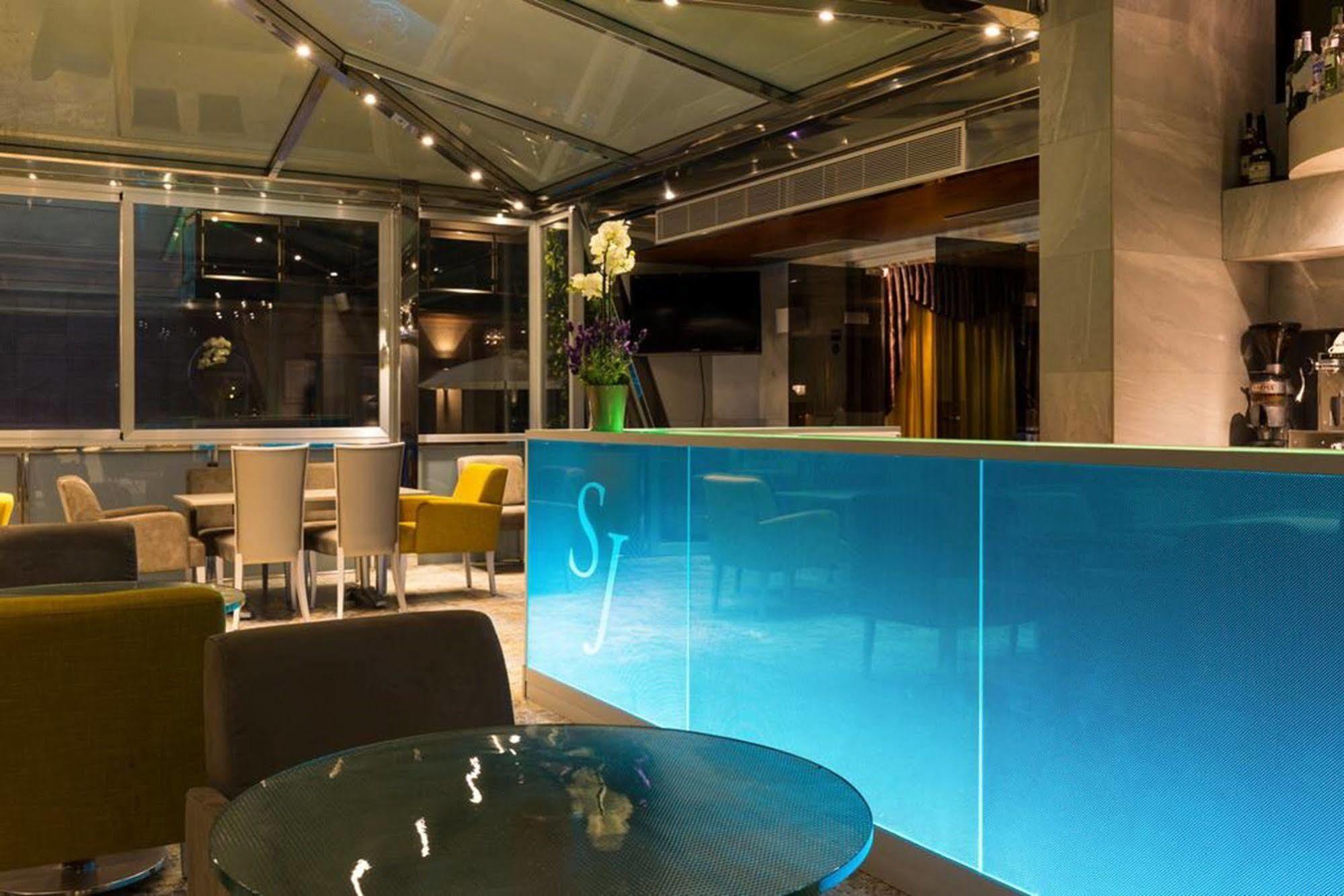 Sant Jordi Boutique Hotel Calella Exterior foto The interior of the lounge
